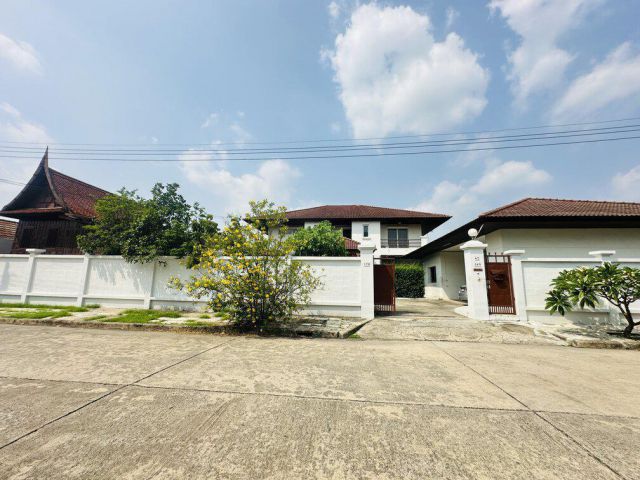 ขายบ้านเดี่ยวหลังใหญ่ หลังบ้านติดริมน้ำ หมู่บ้านเมืองเอก ซอยเอกรัตน์ 6 ปทุมธานี