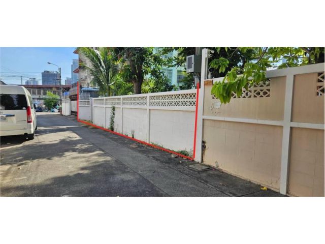 R68-068ขายที่ดิน115ตรวจ.ซอยปรีดีพนมยงค์15แยก2 ทำเลดีที่ดินถมแล้ว ล้อมรั้วปูนไว์ จากปากซอยปรีดีพนมยงค์มาถึงที่ประมาณ 500 เมตร ถนนซอยกว้าง6 เมตร ใ