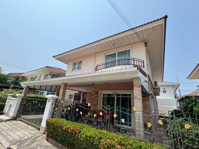 บ้านเดี่ยว2ชั้น ม.ศุภาลัย การ์เด้นบางแสน  เนื้อที่ 55.3 ตรว.มี4 นอน 4 น้ำ  ตำบลแสนสุข อำเภอเมืองชลบุรี จังหวัดชลบุรี