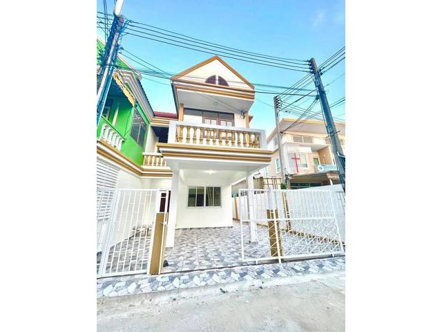 ขาย เช่า บ้านทาวเฮาว์หลังริมชวนใจนิเวศน์