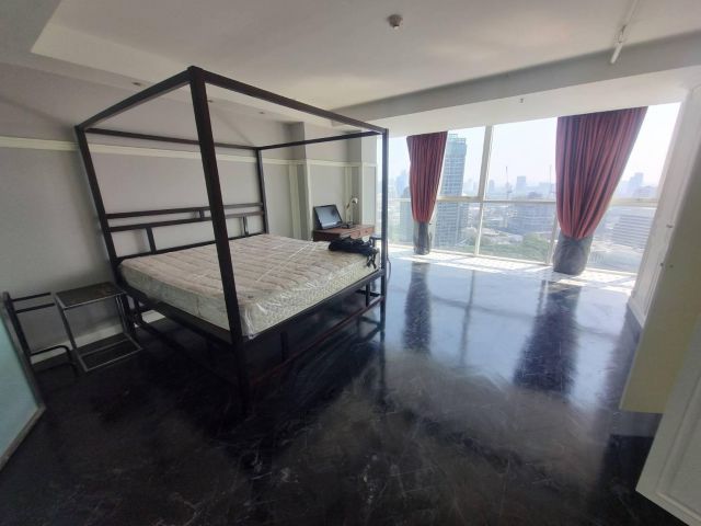 BTS CHIDLOM Urbana langsuan 140 sq,m 2 beds, 3 baths 85000