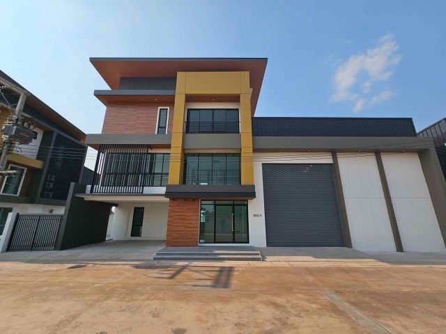 ขายที่ดินพร้อมสร้างโรงงาน โกดัง คลังสินค้า