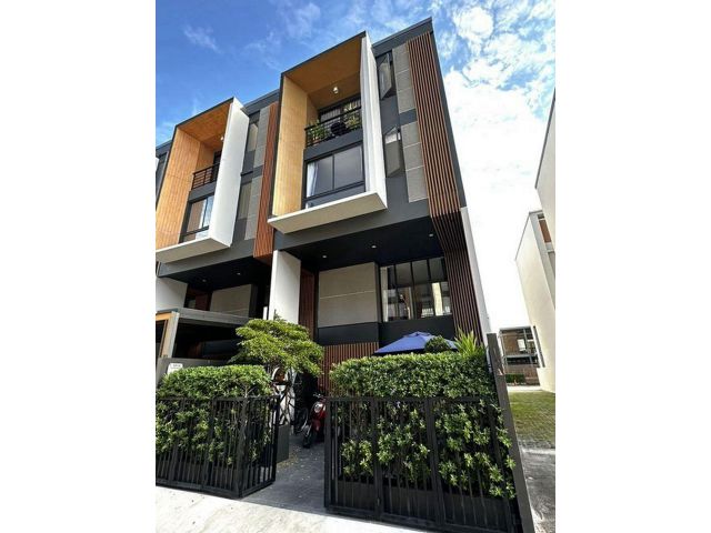 P431 ให้เช่า ทาวน์โฮม โครงการ ชิเซน พัฒนาการ 32 Shizen Phatthanakan 32 สไตล์ Japanese Modern Loft ตกแต่งสวยเฟอร์นิเจอร์ค