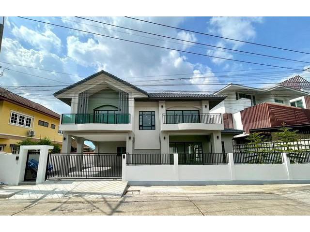 บ้านเดี่ยว 2 ชั้น รีโนเวทใหม่ทั้งหลัง หมู่บ้านปรีชาล้ำเพชร รามคำแ