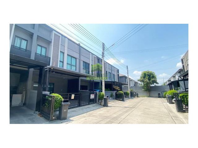 ขายทาวน์โฮม 2 ชั้น สไตล์โมเดิร์นลอท์ฟ หมู่บ้านเวิร์ฟ ติวานนท์ รังสิต เนื้อที่ 17.80 ตร.ว แต่งครบ สวย ทำเลดี ติดรถไฟฟ้า