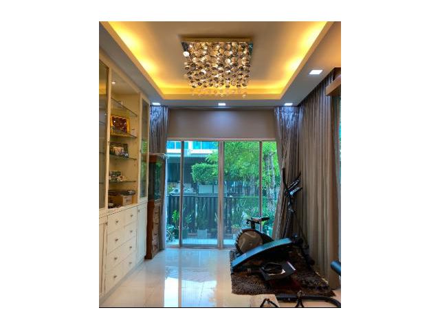 ขายบ้านเดี่ยว 2 หลัง ติดกัน  นารา โบทานิค ศรีนครินทร์