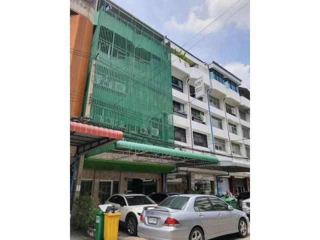 ด่วน ให้เช่า อาคารพาณิชย์ 5 ชั้น รัชดาภิเษก 22 ใกล้ MRT รัชดาภิเษก มีชั้นดาดฟ้า มีลิฟท์ 1,080 ตรม. ทำเลดี เหมาะทำธุรกิจ