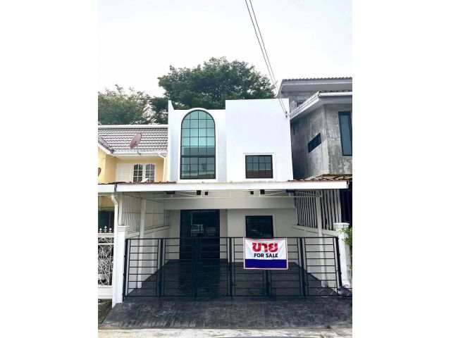 BS968 ขายทาวน์เฮาส์รีโนเวทใหม่ 2 ชั้น พร้อมอยู่ ทำเลดี ซอยนวลจันท