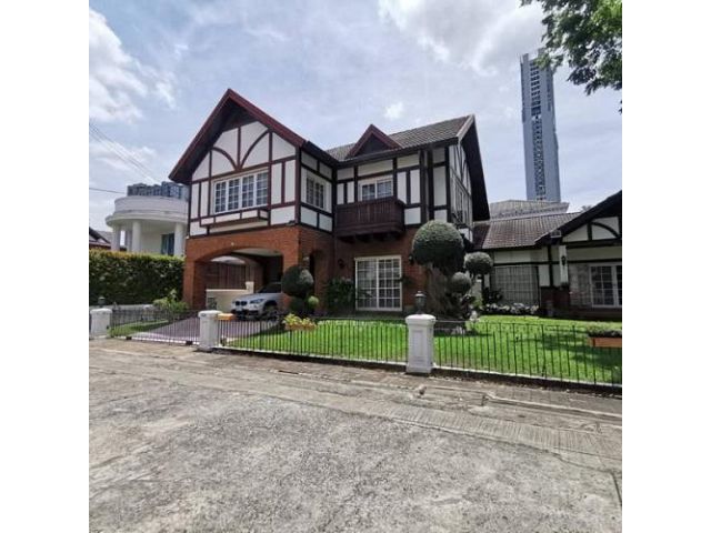ขายบ้าน 4 ห้องนอน ใน เขตวัฒนา