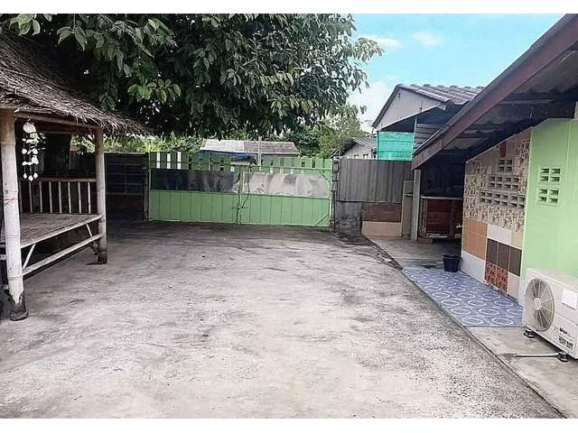 ขายที่ดินพร้อมสิ่งปลูกสร้าง​  2 หลัง​   130   ตรว​