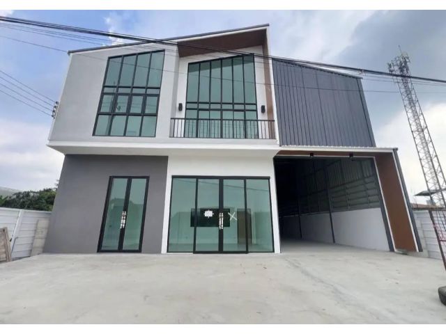 ขายโรงงานโกดัง ติดริมถนนใหญ่ ราคาเพียง 2.8 ล้านบาท