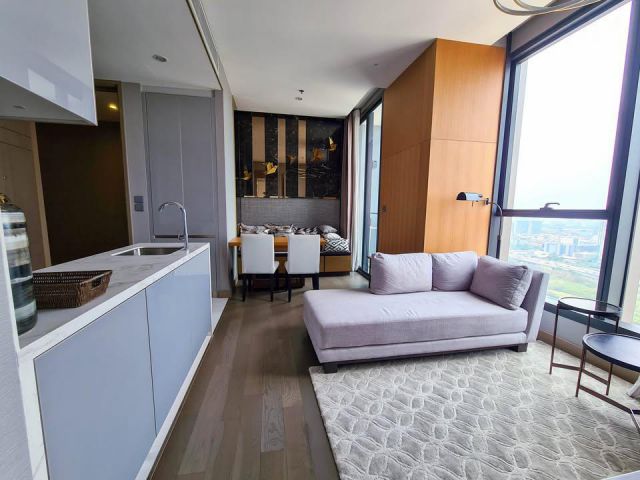 ขายคอนโด The Esse at Singha Complex 48.72 ตรม. ติด MRT เพชรบุรี - City View
