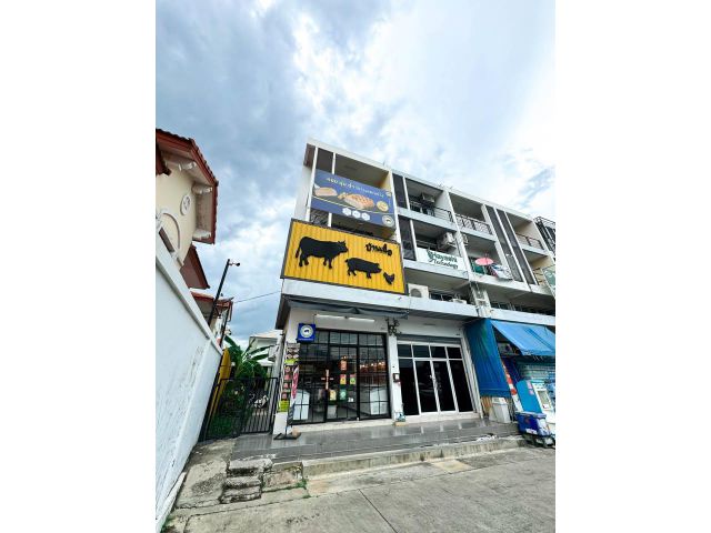 ขายตึกแถว 3.5 ชั้น หน้าหมู่บ้าน Groove Ville Bangna ห้องมุม ทำเลทอง ใกล้ Mega บางนา