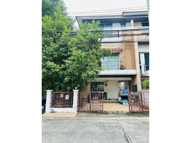 ขายทาวน์โฮม 3 ชั้น พลัส ซิตี้ พาร์ค ศรีนครินทร์-สวนหลวง ถนนเฉลิมพระเกียรติ  ร. 9