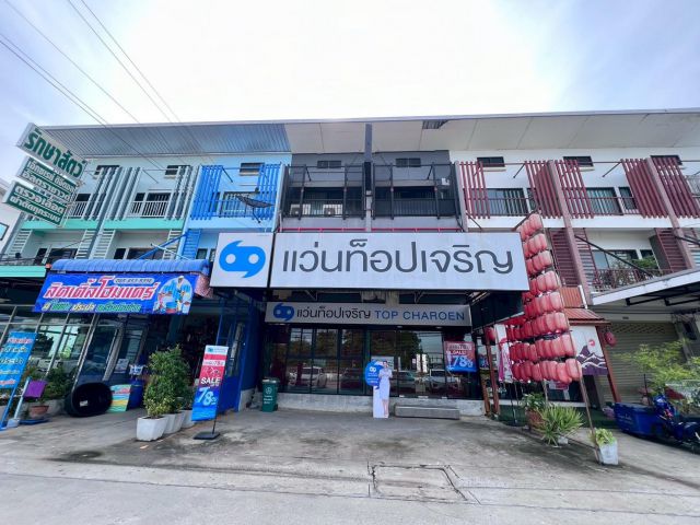 ขายตึกอาคารพาณิชย์ 3 ชั้น ( 2 คูหาติดกัน ) ตลาดคลองสี่เมืองใหม่ คลองหลวง