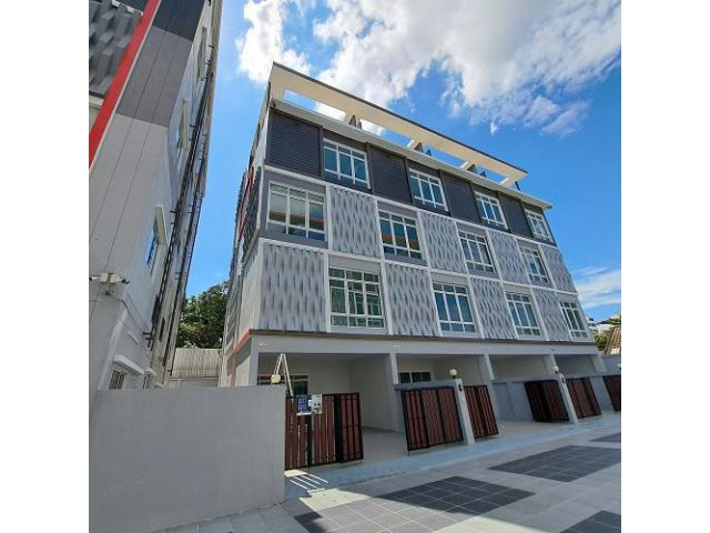 ขายบ้าน 4 ห้องนอน ใน เขตพระโขนง