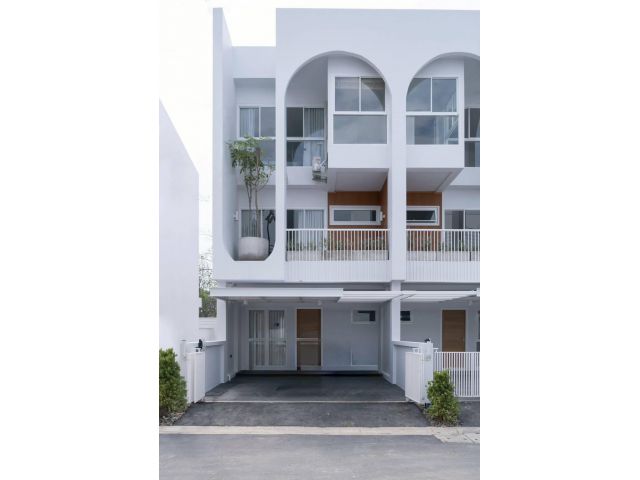 ให้เช่าบ้าน หมู่บ้านโมโนทาวน์ 3 (Monotown 3) บ้านพร้อมอยู่ ทำเลดี เดินทางสะดวก ใกล้สิ่งอำนวยความสะดวกครบครัน
