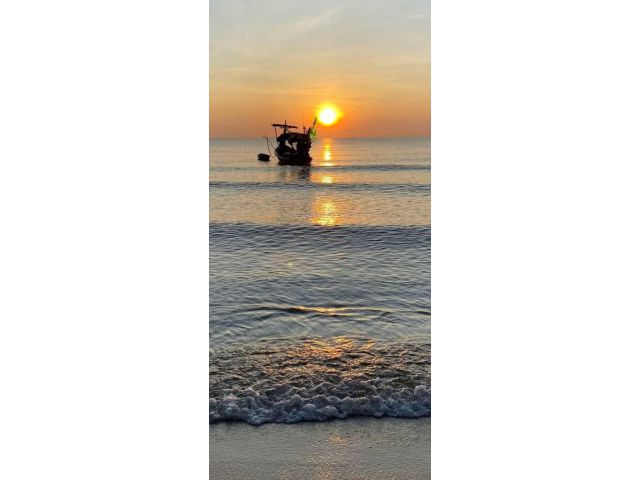 ** ขายที่ดินติดทะเลหาดส่วนตัว ระยอง โฉนด 227 ไร่ สาธารณูปโภคครบ