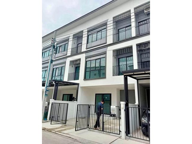 ให้เช่าทาวโฮม 3 ชั้นบ้านลุมพินี ทาวน์เพลส สุขุมวิท-ศรีนครินทร์
