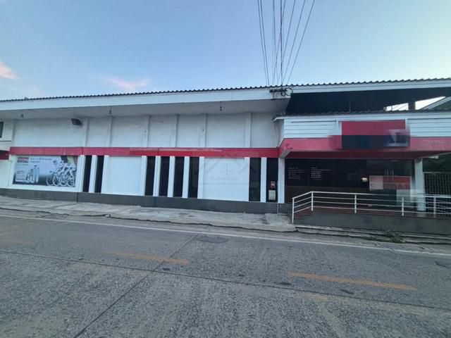 ให้เช่าโกดังพร้อมออฟฟิศ 700ตรม.เนื้อที่ 150 ตรว.เฉลิมพระเกียรติ ซ