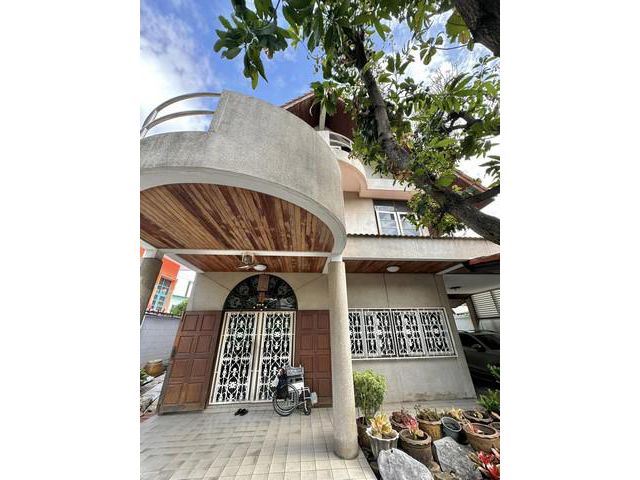 ขายบ้านเดี่ยว 3 ชั้น  บรรยากาศส่วนตัวสุดๆ ใจกลางย่านสาทร-นราธิวาสฯ ใกล้โรงเรียนชั้นนำ และห้างครบวงจร
