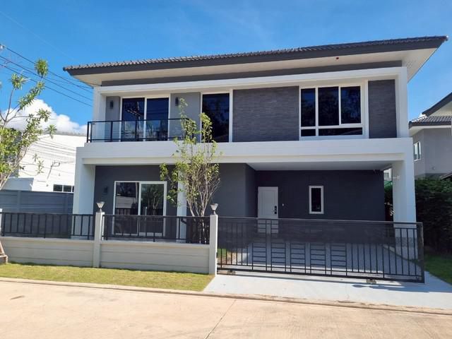 Vายบ้านเดี่ยวหลังใหญ่อายุ 1 ปี 4ห้องนอน 3ห้องน้ำ ใกล้รพ.กรุงเทพระ