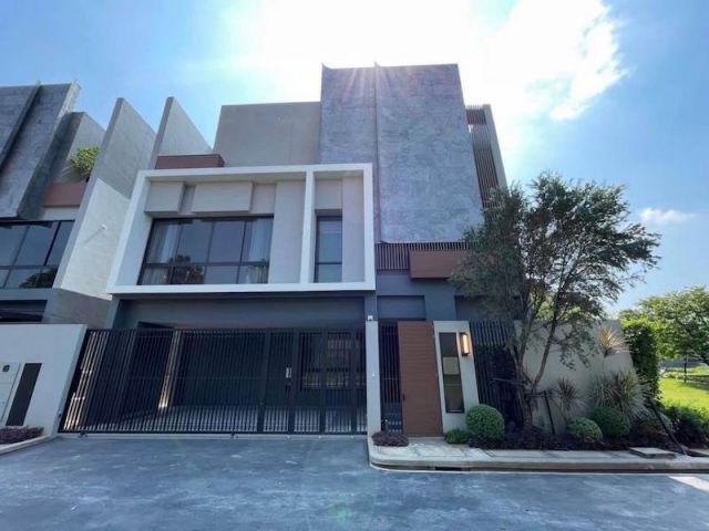 BH3575ให้เช่าบ้าน3ชั้นสุดหรูพร้อมลิฟต์วิวสระว่ายน้ำBugaan Krungth