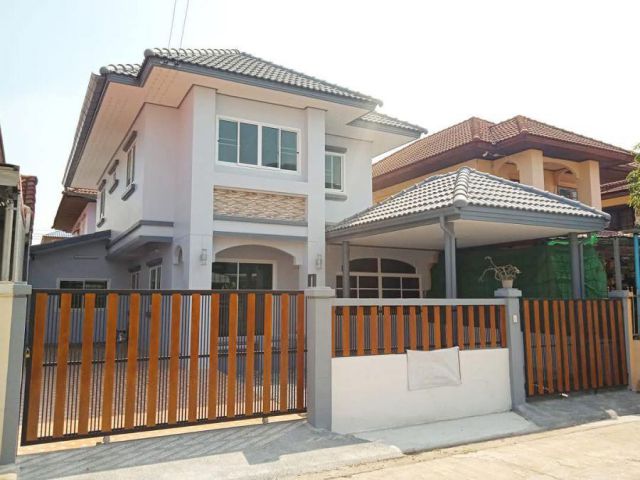 ขายบ้านเดี่ยว 2 ชั้น 43 ตร.วา  รีโนเวทใหม่ พร้อมอยุ่ บ้านสวย ทำเลดี เดินทางสะดวก ใกล้รถไฟฟ้าสีแดง