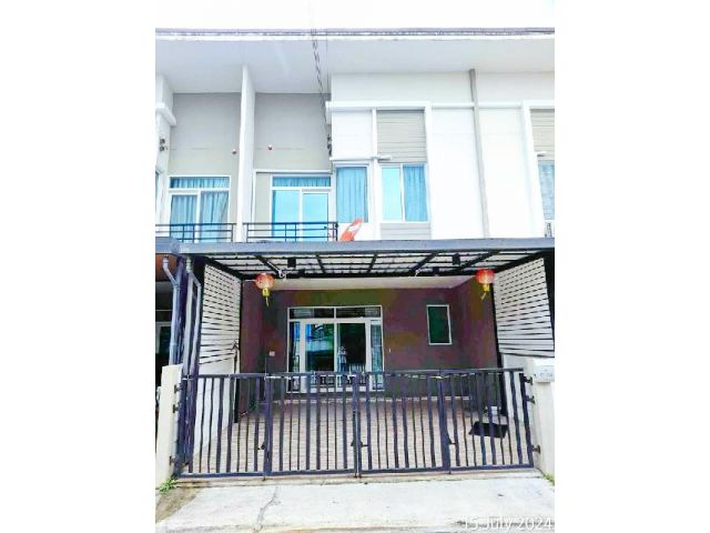 เมกา บางนา 800ม. บางนา-ตราด 32 กม.7 ทาวน์โฮม 2 ชั้น 30ตร.วา.