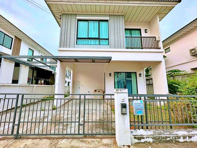 บ้านแฝดพร้อมอยู่ 2 ชั้น ทำเลลาดกระบัง – สุวรรณภูมิ ราคาคุ้ม 3.2 ล้าน