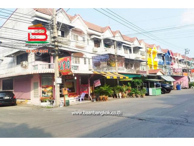 ทาวน์โฮม หมู่บ้าน บัวทองธานี เนื้อที่ 17 ตรว ถ.กาญจนาภิเษก อ.บางบัวทอง จ.นนทบุรี