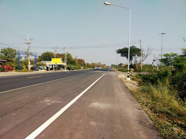 แบ่งขายที่ดินไร่ละ2.5ล้าน ติดถนน3231.ต.บางหลวง อ.บางเลน จ.นครปฐม.เหมาะทำบ้านพัก/ปั้มน้ำมัน.ใก้ลโรงเรียนจีนเจี้ยนหัว/ตลาดยางหลวง
