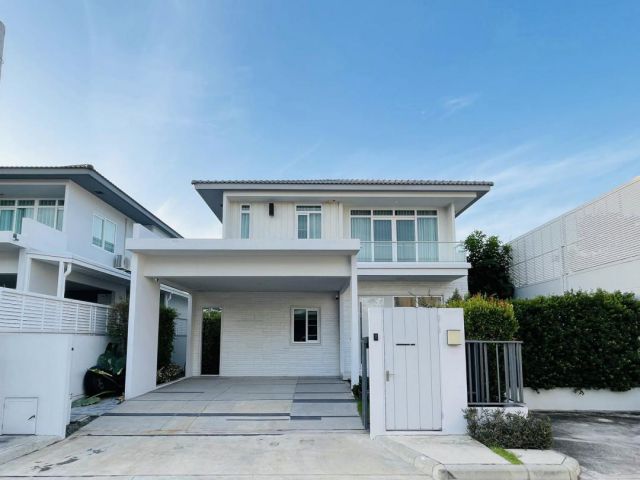 ขายหรือให้เช่าบ้านเดี่ยว2ชั้น มัณฑนาบางนา วงแหวน ใกล้มหาลัยรามคำแ