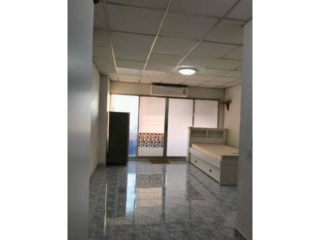 ขายคอนโด ทำเลหน้าโรงเรียน  เขตสวนหลวง กรุงเทพฯ พิเศษ 460,000 บาท