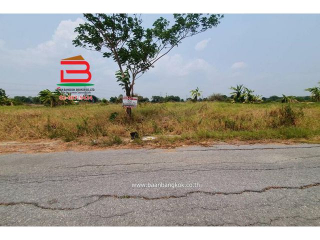 ที่ดินเปล่า หลังสถานีอนามัยบึงชำอ้อ คลองแปด เนื้อที่ 100 ตรว. ถนนรังสิต-นครนายก ตำบลบึงชำอ้อ อำเภอหนองเสือ จังหวัดปทุมธานี