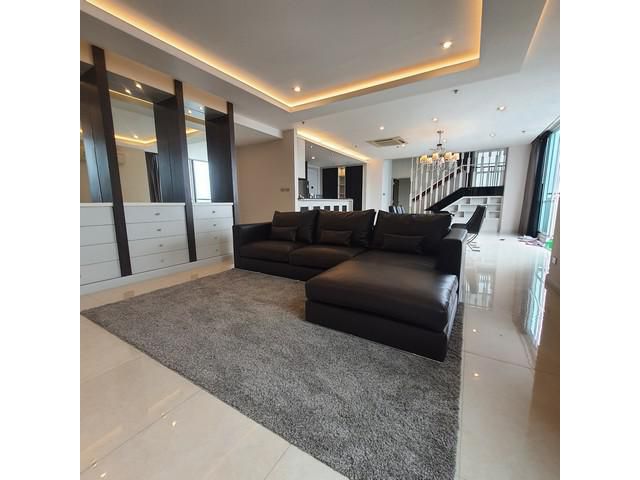 ให้เช่าคอนโด Penthouse Duplex เดอะโฟร์วิงส์ เรสซิเดนซ์ ศรีนครินทร
