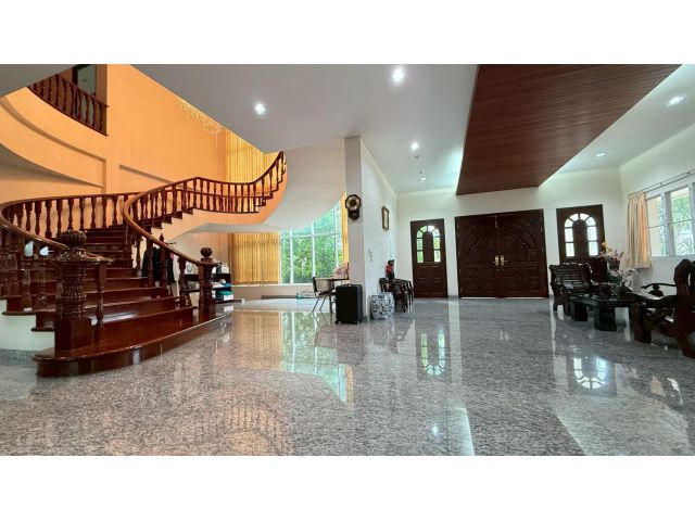 ขายบ้านเดี่ยวหรู 308 ตร.วา พร้อมชั้นใต้ดิน ใจกลางเยประดิษฐ์มนูธรรม 10 ลัดออกลาดพร้าว 87 ได้