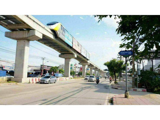 ขายที่ดิน เนื้อที่ 3-3-24 ไร่ ถ. ศรีนครินทร์ ซ.32 ห่างสถานีรถไฟฟ้า ศรีนครินทร์ 38 เพียง 500 เมตร เขตสวนหลวง กรุงเทพๆ