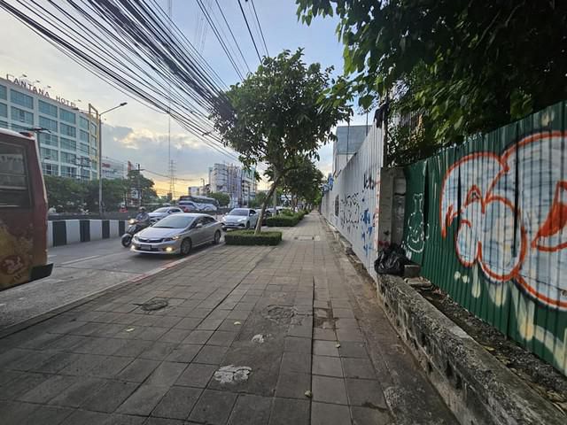 ขายที่ดินติดถนนรัชดาแถมสิ่งปลูกสร้าง ที่ดินใกล้ mrt สุทธิสาร 200