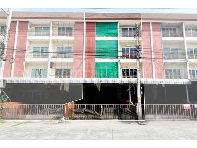 R1 ทาวน์โฮม เชิงพาณิชย์ 4 ชั้น 32 ตร.ว. หมู่บ้านฉัตรหลวง 9