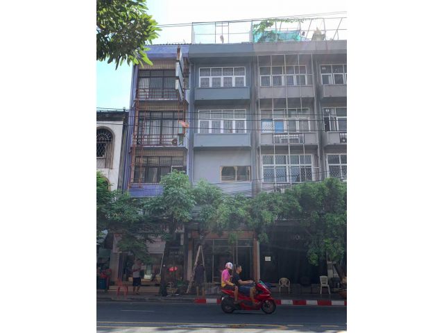 ขายอาคารพาณิชย์สุขุมวิท 71 ตึกแถวติดถนนสุขุมวิท 71 ปากซอยปรีดีพนมยงค์ 32 ตึกแถว 5 ชั้น ขายพร้อมผู้เช่า สภาพดี ใกล้ BTS พ
