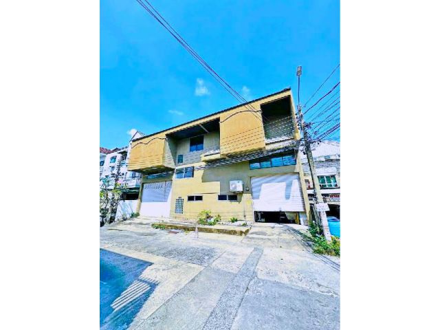 ซ.ลาดพร้าววังหิน 4-122คูหาตีทะลุ MRT โชคชัย 4 1กม. อาคาร 2 ชั้น
