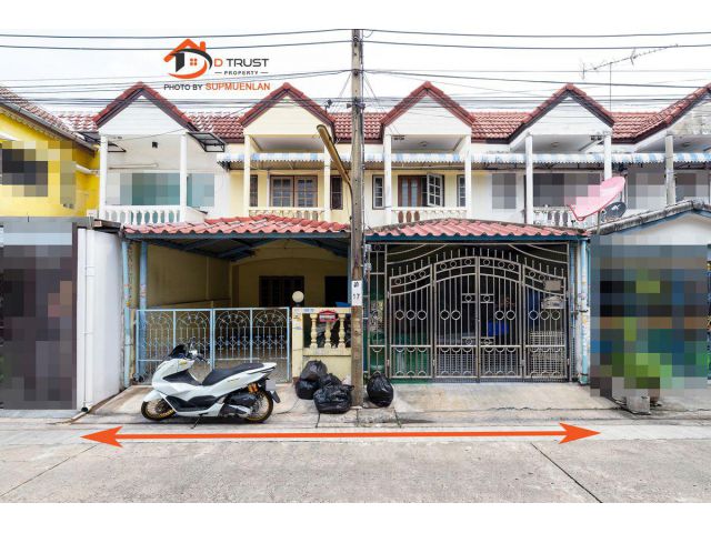 ขาย ทาวน์เฮาส์ 2 ชั้น 2 หลังติด หมู่บ้านเพชรเกษม 4 เนื้อที่รวม 32 ตร.ว. ถนนเลียบคลองทวีวัฒนา พุทธมณฑล สาย 3
