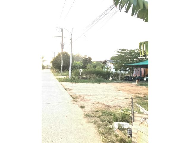 ข่ายที่ดิน 1 ไร่+บ้านพร้อมอยู่่ 1 หลัง