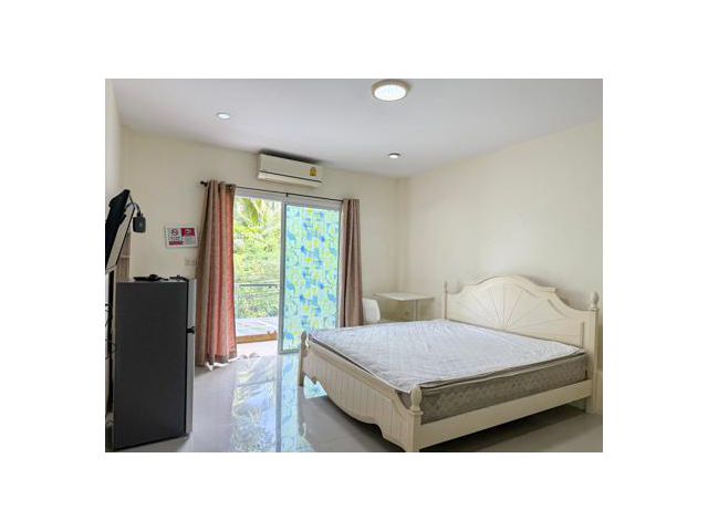 3-Storey Townhouse with 4 Bedrooms near Central & Big C Samui