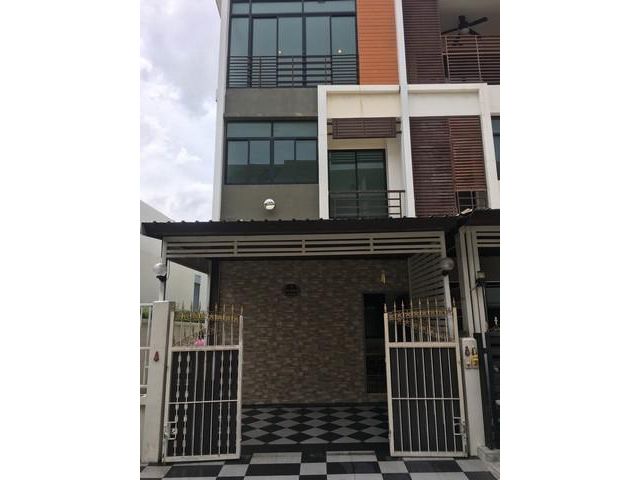 ให้เช่าทาวโฮม3ชั้น ย่านบางแค หลังมุม ติดส่วนกลางติดกับ club house