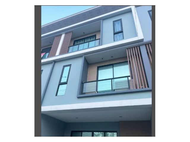 ขายทาวน์โฮม บ้านชญาดา @เวิร์ค บางนา กม.5 ออกซอยศรีด่าน 22
