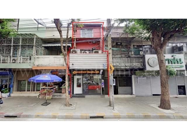 อาคารพาณิชย์ 3 ชั้น ติดถนน เจริญกรุง 103 ใกล้ MRT สถานีสะพานตากสิ