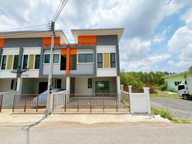 ขาย ทาวน์โฮม วังน้อย อยุธยา 29 ตร.ว. หลังมุม 3 นอน 2 น้ำ หน้าบ้านกว้าง 6 เมตร จอดรถได้ 2 คัน พื้นที่ใช้สอย 115 ตร.ม. ทาว