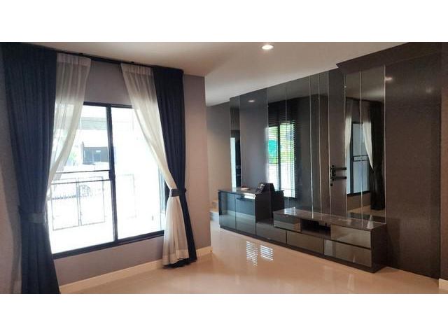 บ้านใหม่ ตกแต่งครบ พร้อมเข้าอยู่ พลีโน่ สุขุมวิท-บางนา